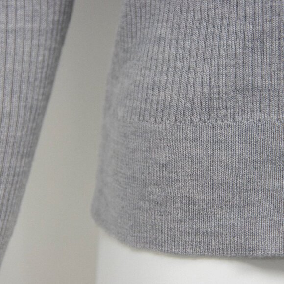 Banana Republic 100% Merino Wool Crew Sweater - Picture 4 of 8